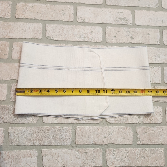 COMFOR@ Abdominal Binder 3 Panel Style 0814-0345 30"-45" hip waist - Picture 2 of 7